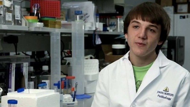 Universidades de EE.UU. rechazaron al genio de 16 años que inventó un detector de cáncer
