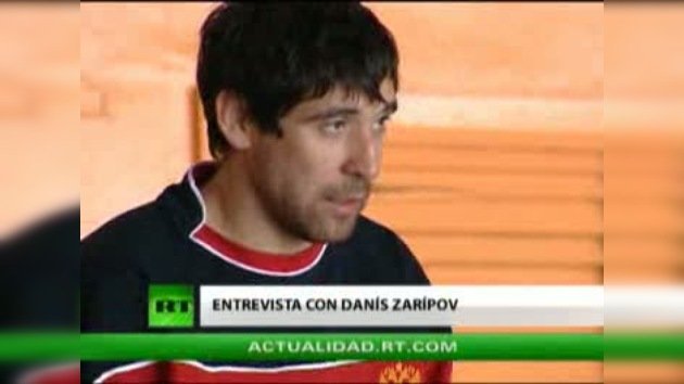 Entrevista con jugador de la selección rusa de hockey, Danís Zarípov