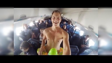 Pasajero bromista en un avión