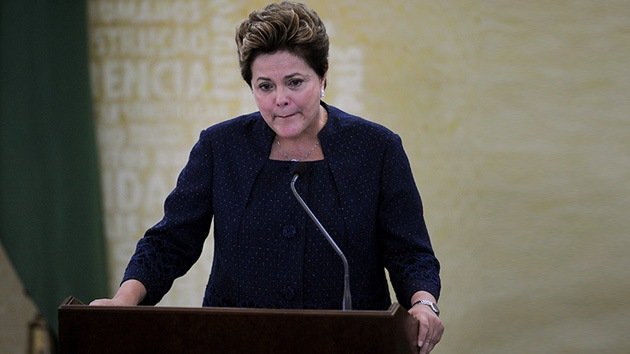 La presidenta brasileña recibe disculpas por los abusos de la dictadura