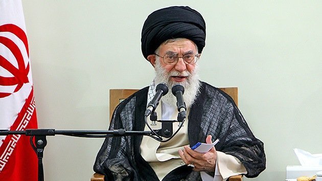El líder iraní: Teherán nunca perseguirá la creación de armas nucleares