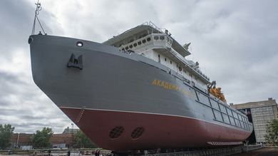 Rusia bota un nuevo carguero rompehielos para el suministro de misiles