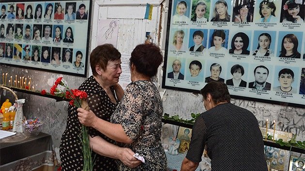 VIDEO: Beslán recuerda a las víctimas del ataque terrorista a una escuela hace 10 años
