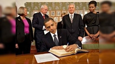 Obama donó su Premio Nobel a fundaciones benéficas