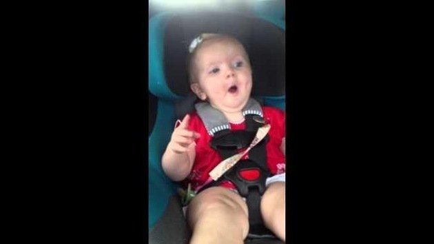 Graciosísima reacción de un bebé al oír la canción de Katy Perry