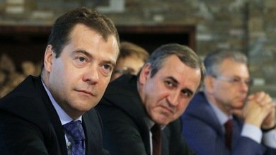 Medvédev: “Internet debe ser libre“