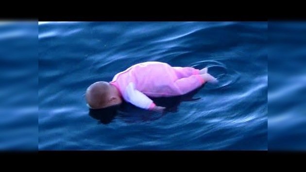La terrible broma del bebé olvidado que se cae al agua