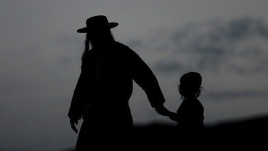 "Que los judíos abandonen Kiev", recomienda el principal rabino jasídico de Ucrania