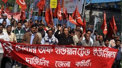 Millones de indios participan en la mayor huelga general en la historia del país