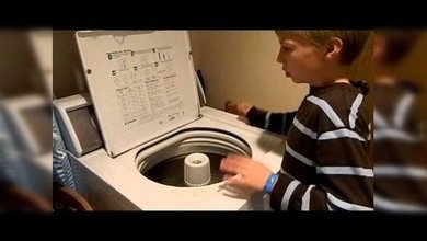 Niño que ‘toca’ la lavadora como baterista profesional