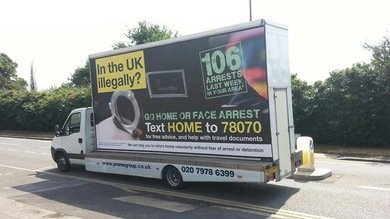 Londres presenta polémica campaña que invita a inmigrantes irregulares a irse a casa