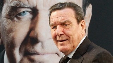 A Schroeder le sorprende que EE.UU. espiara a una "amiga" como Merkel
