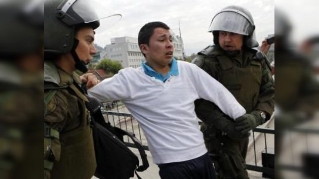 Chile: manifestaciones estudiantiles terminan con 250 detenidos