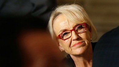 La gobernadora de Arizona veta el proyecto de ley sobre libertad religiosa
