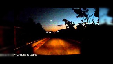 Una esfera misteriosa de luz verde en el cielo de Japón