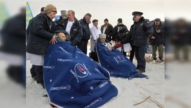 La nave Soyuz con dos astronautas de la EEI aterrizó según lo programado