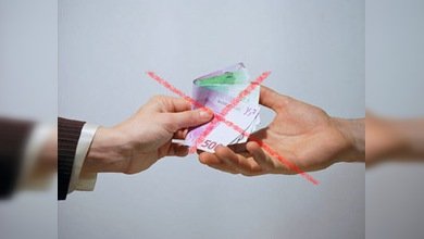 Cataluña quiere rebajar a la mitad la paga de Navidad de los profesionales sanitarios