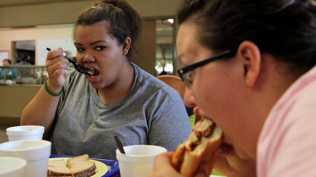 Epidemia de obesidad en EE.UU., generada por la "codicia" de las multinacionales
