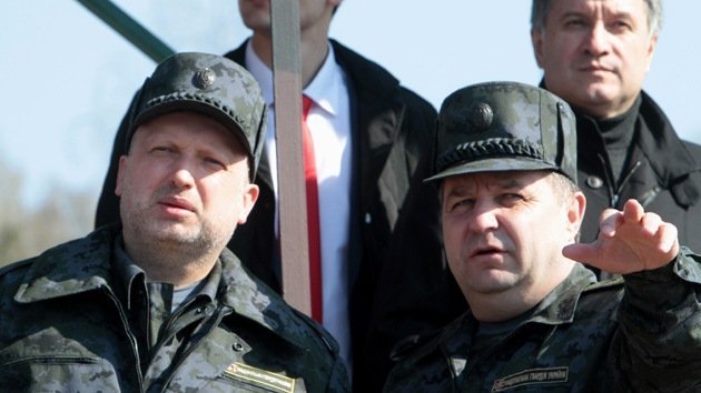 Turchínov introduce el servicio militar a causa de la crisis en Ucrania