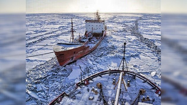 Rusia al rescate: un buque cisterna atiende una emergencia en Alaska