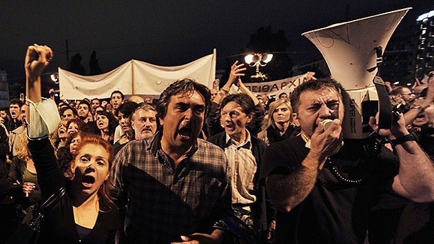 Los griegos contra el presupuesto 2013 que les impone el Gobierno