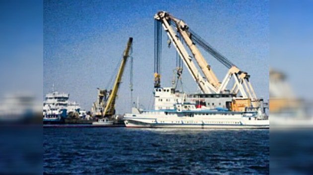 El reflotamiento de la nave Bulgaria está suspendido hasta el sábado