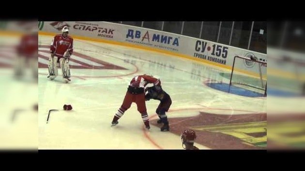 Malkin se pelea con un jugador de hockey de siete años