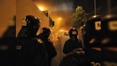 Disturbios en Belfast durante la tradicional marcha protestante