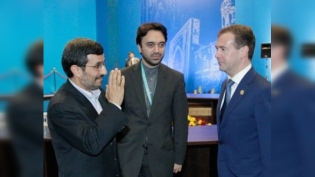 Ahmadineyad reitera que Irán no desarrolla armas nucleares en secreto