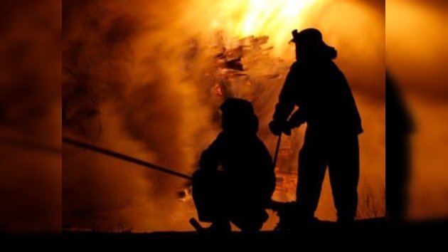 Bomberos de Tennessee dejan arder las casas sin seguro: si no pagan, no apagan