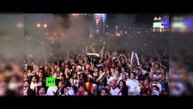 Miles de hinchas alemanes celebran la victoria de su selección en el Mundial