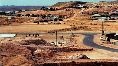 ¿Qué obligó a casi 2.000 australianos a vivir en un pueblo construido bajo tierra?