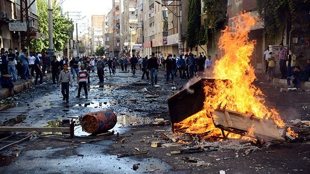 Video, fotos: Al menos 31 muertos por los disturbios en Turquía