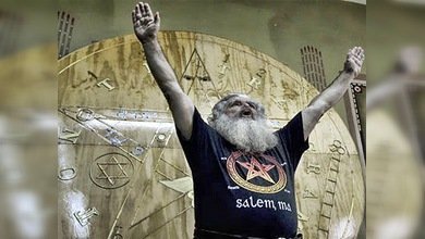 Feliz Año Nuevo no apocalíptico: 'El Brujo Mayor' afirma que en 2012 no acaba el mundo