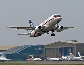 El Superjet 100 desaparece de los radares en una demostración aérea