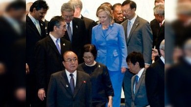 Los cancilleres de ambas Coreas se reúnen por primera vez desde 2008