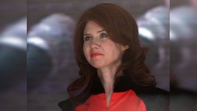 Anna Chapman se une a la organización juvenil Guardia Joven