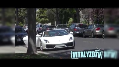 Sin palabras: Conquistar chicas con un Lamborghini
