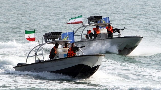 Irán amenaza con bloquear el paso de "toda gota de petróleo" por el estrecho de Ormuz