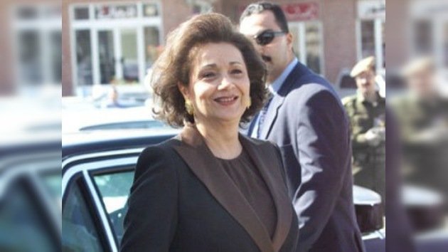 Liberan bajo fianza a la esposa de Hosni Mubarak