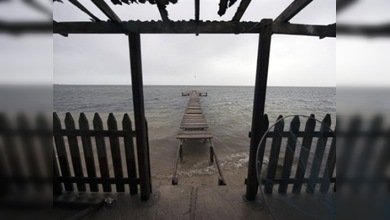 El huracán 'Alex' pierde la fuerza al llegar a las costas de México