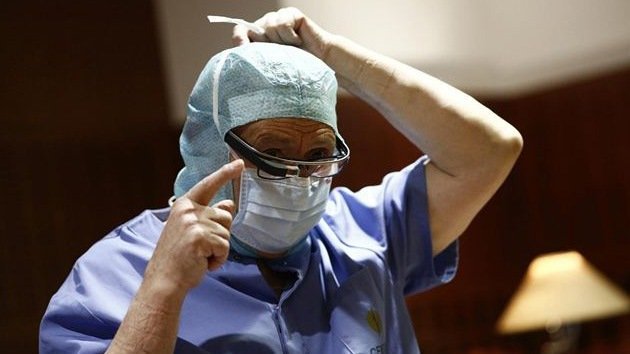 Médicos españoles realizaron la primera operación con las gafas Google Glass