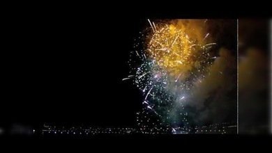 Impresionantes fuegos artificiales, marcha atrás