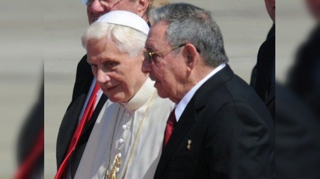 El Papa Benedicto XVI llega a Cuba