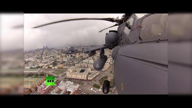 Desfile del Día de la Victoria desde las cámaras instaladas en tanques y helicópteros