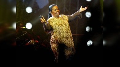 ‘La diva de los pies descalzos’, Cesaria Evora, le dice adiós a la música