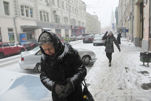 Una inusual nevada primaveral paraliza Moscú