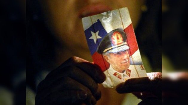 Chile ajusta 'cuentas' con Pinochet: un juzgado abre su testamento millonario
