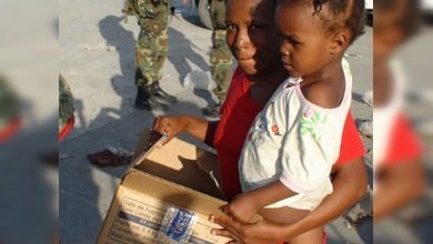 Socorristas regresan a sus países tras 10 días de labores en Haití