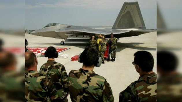 EE. UU. chequea sus cazas en busca del 'problema respiratorio' que abatió un F-22 en 2010
